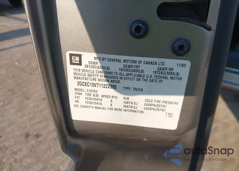 2001 Chevrolet Silverado 1500 Ls z USA, uszkodzony, nr VIN 2GCEC19V711222395